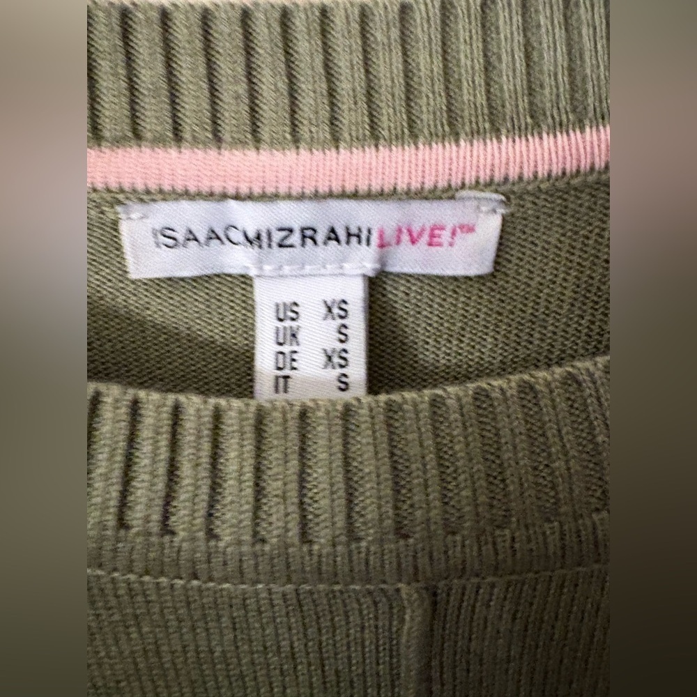 🆕  Isaac Mizrahi Sage Green Short Sleeve Sweater Top(Bust 38”+ Length 25”-29”) - Picture 3 of 4